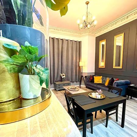 Adeamstays Provides Beautiful Centrally Located 1 And 2 Bed Apartments On Liverpools Boulevard Exteriör bild