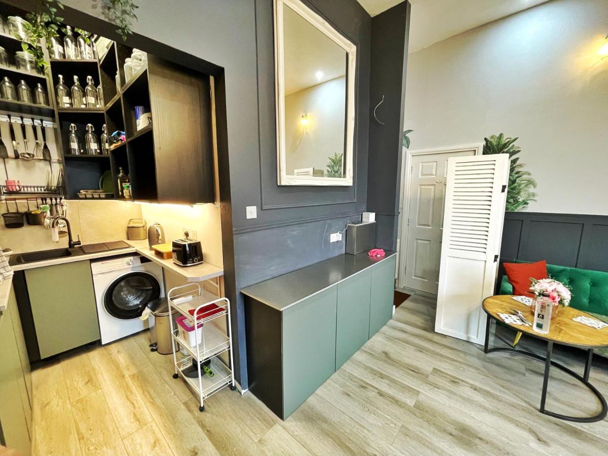 Adeamstays Provides Beautiful Centrally Located 1 And 2 Bed Apartments On Liverpools Boulevard Exteriör bild