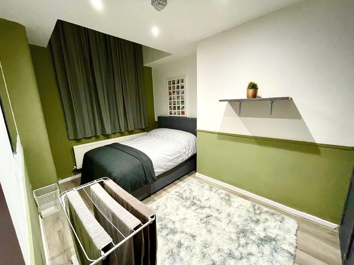 Adeamstays Provides Beautiful Centrally Located 1 And 2 Bed Apartments On Liverpools Boulevard Exteriör bild