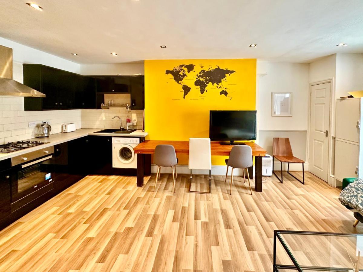 Adeamstays Provides Beautiful Centrally Located 1 And 2 Bed Apartments On Liverpools Boulevard Exteriör bild
