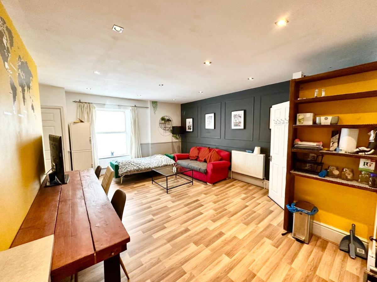 Adeamstays Provides Beautiful Centrally Located 1 And 2 Bed Apartments On Liverpools Boulevard Exteriör bild
