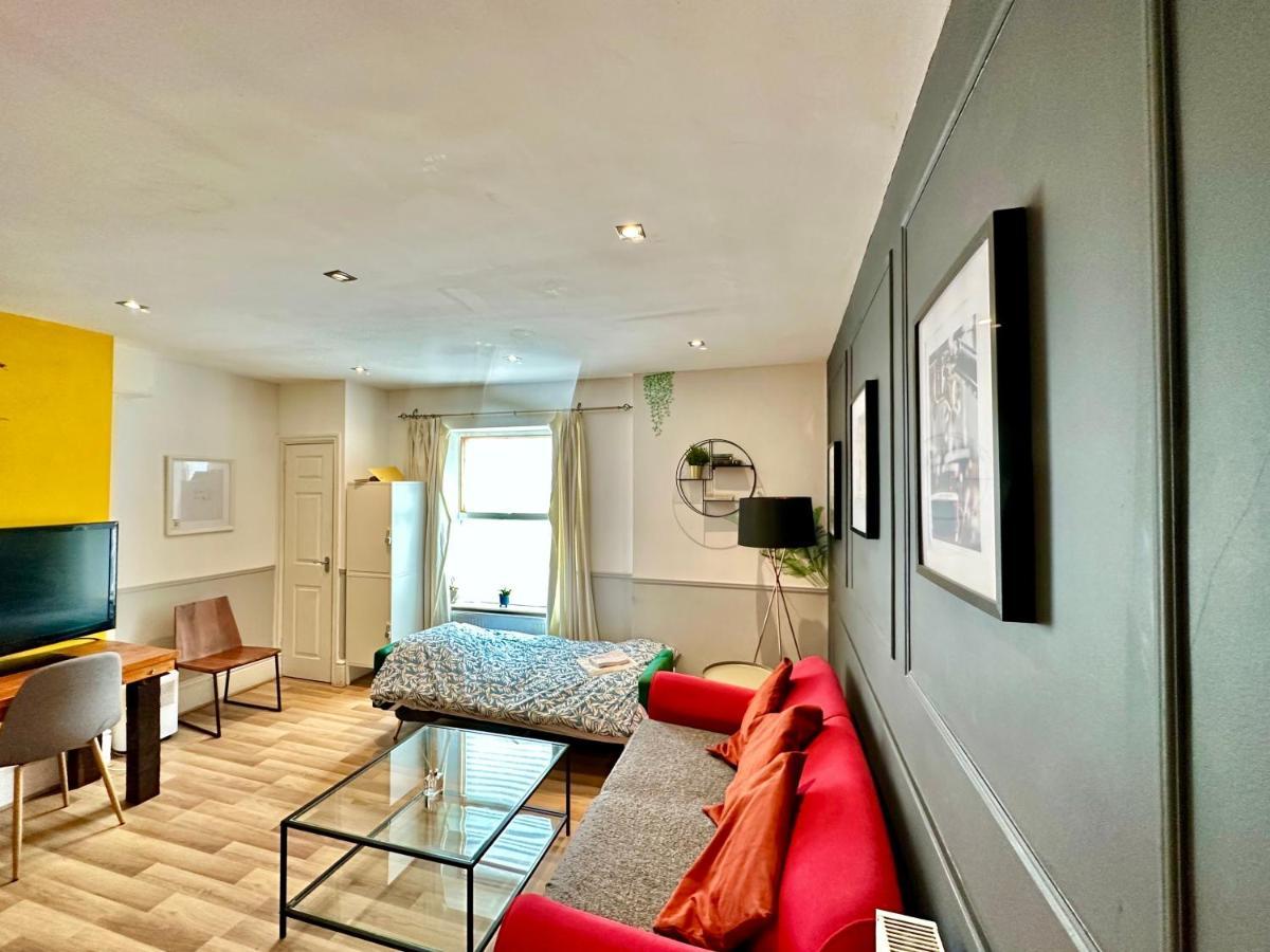 Adeamstays Provides Beautiful Centrally Located 1 And 2 Bed Apartments On Liverpools Boulevard Exteriör bild