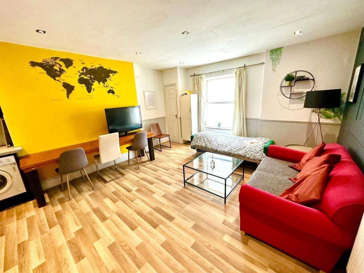 Adeamstays Provides Beautiful Centrally Located 1 And 2 Bed Apartments On Liverpools Boulevard Exteriör bild