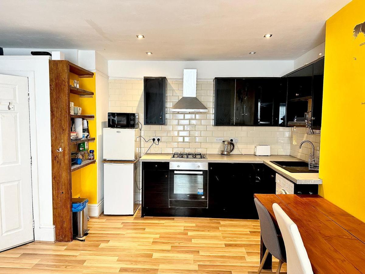 Adeamstays Provides Beautiful Centrally Located 1 And 2 Bed Apartments On Liverpools Boulevard Exteriör bild